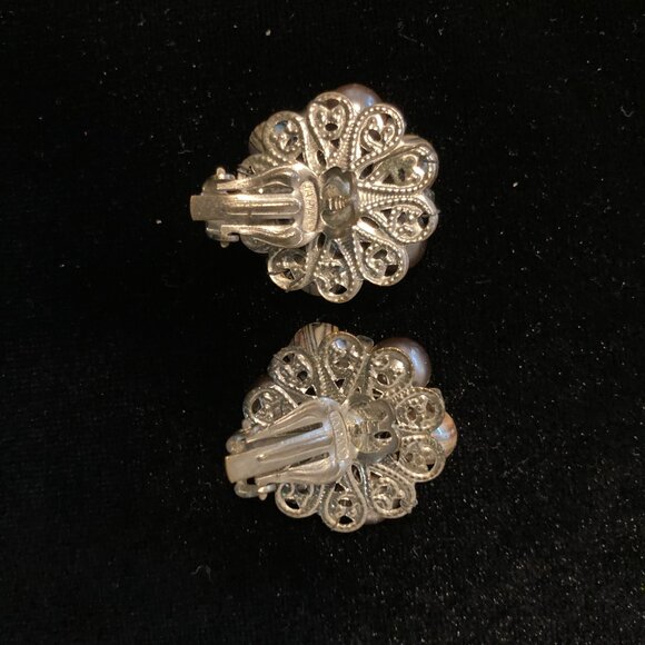 VTG JAPAN MCM Iridescent Dark Gray Beaded CLIP ON EARRINGS 1" - Picture 2 of 2